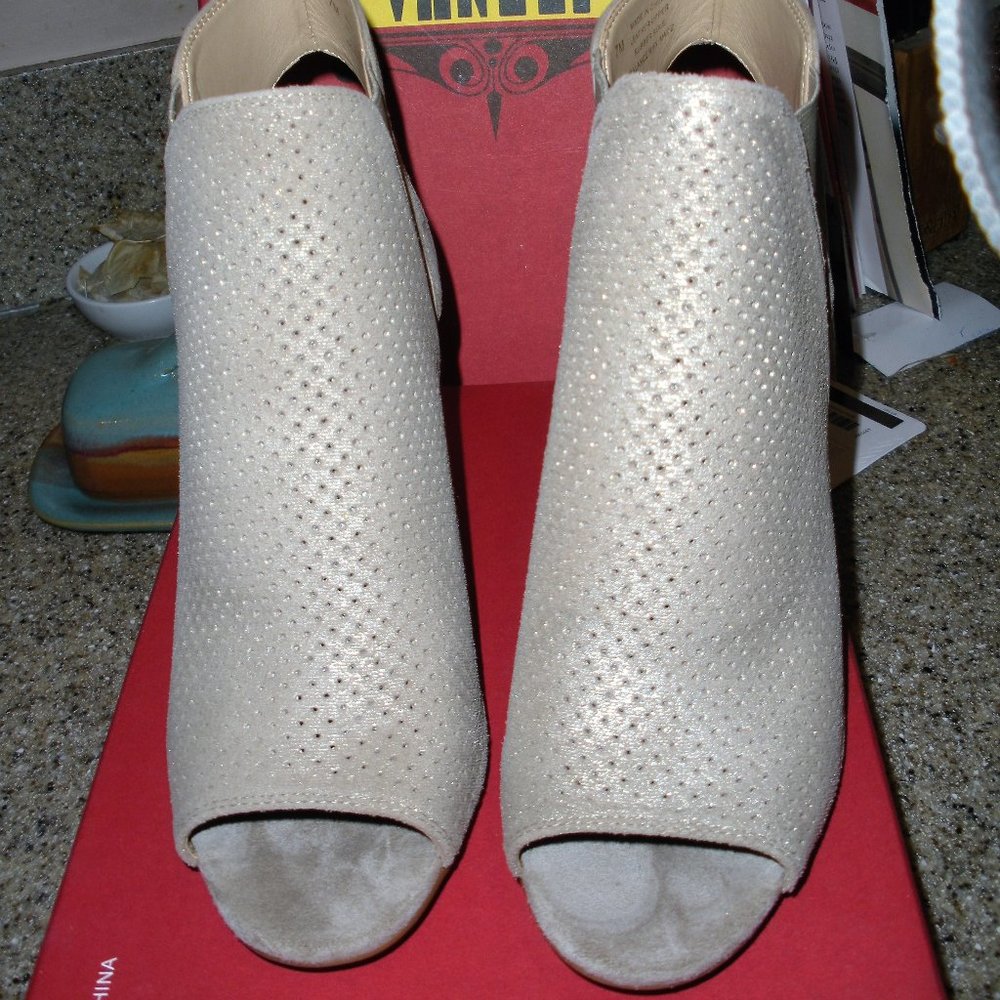 Vaneli New in Box blanch Platinum Charm open toe booties
